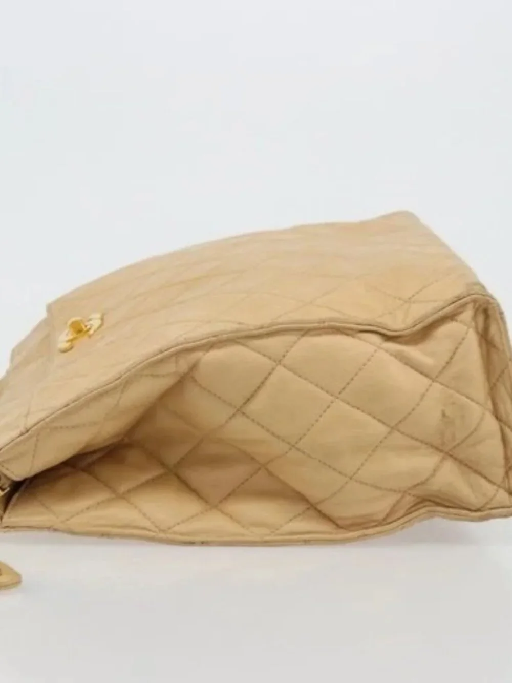 CHANEL Matelasse Shoulder Bag Lamb Skin Beige Gold CC Auth bs23120